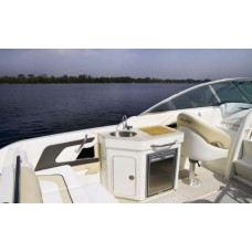 Пластиковый катер Sea Ray 235 Weekender