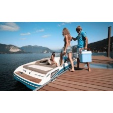 Пластиковый катер Sea Ray 210 Overnighter