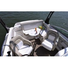 Пластиковый катер Sea Ray 220 Sundeck