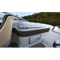 Пластиковый катер Sea Ray 240 Sundeck