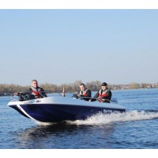 Пластиковый катер Bars 400